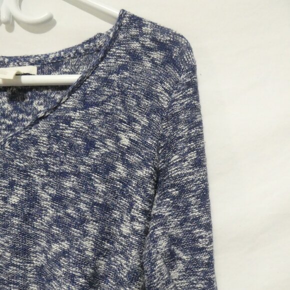 H&M - Mama - Maternity | large | Blue and White Speckled V-Neck Sweater - Picture 5 of 14